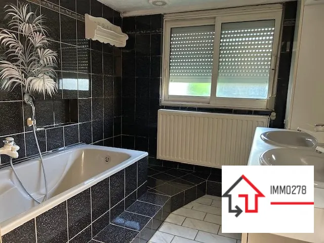 Maison de ville à Merville avec 4 chambres, cour chez IMMO 278 