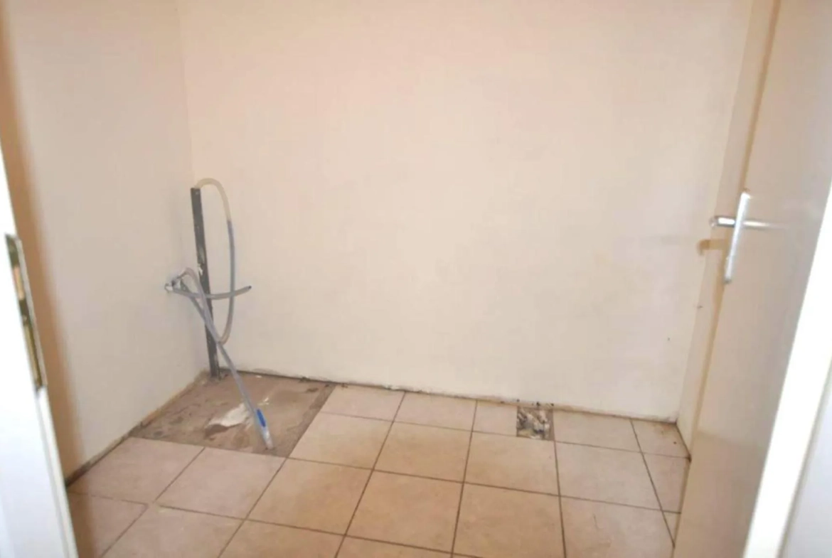 Ensemble immobilier avec jardin et deux chambres à Langoiran 