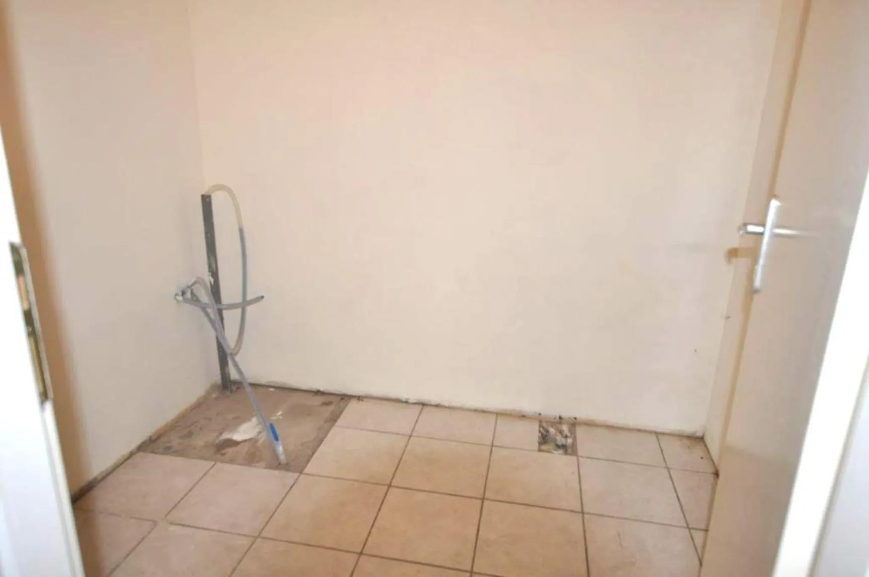 Ensemble immobilier avec jardin et deux chambres à Langoiran 