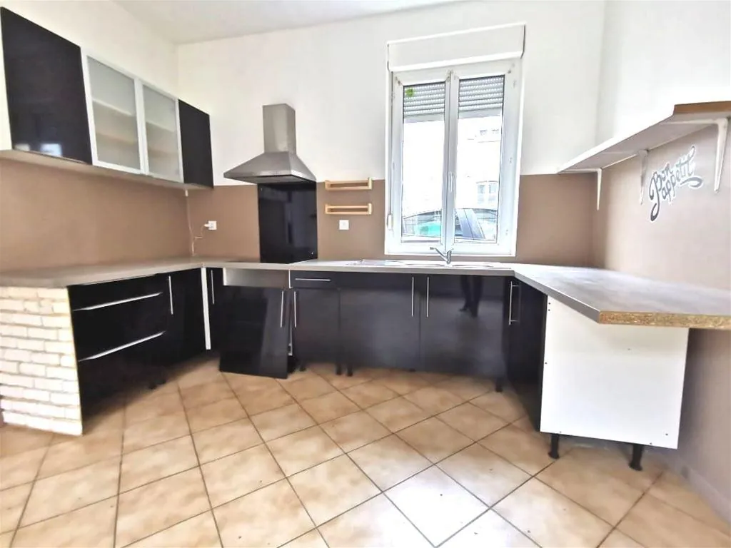 Charmante maison de ville de 123 m² à Cormicy avec garage et cour 