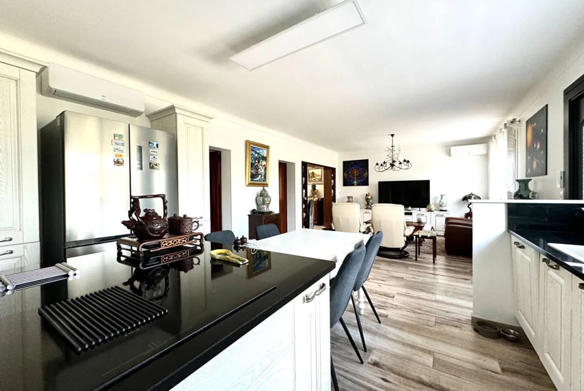 Magnifique maison familiale rénovée de 171 m² avec jardin à Mourenx 