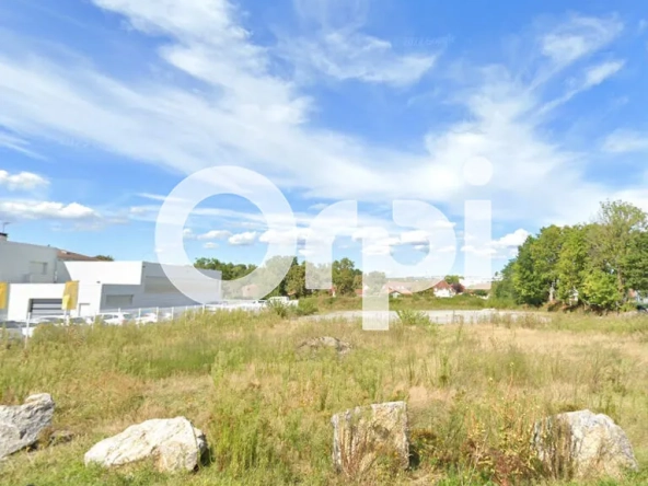 Terrain commercial à Pau de 869 m² avec forte visibilité pour votre projet d'entreprise