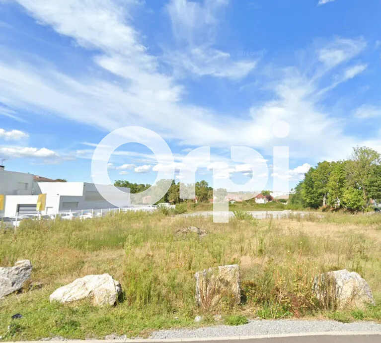 Terrain commercial à Pau de 869 m² avec forte visibilité pour votre projet d'entreprise 