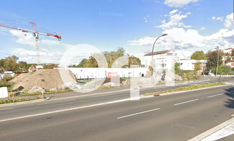 Terrain commercial à Pau de 869 m² avec forte visibilité pour votre projet d'entreprise 