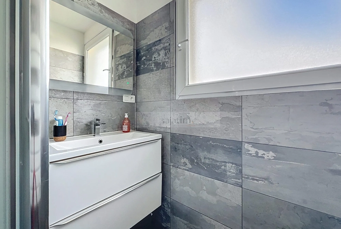 Appartement T2 rénové de 60 m² à La Seyne-sur-Mer, quartier Pont de Fabre 