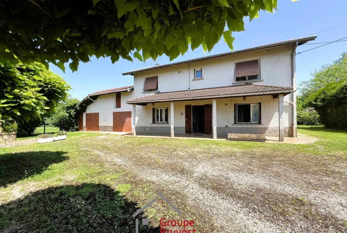 Maison de 140 m² avec grand terrain à Saint Etienne sur Reyssouze 