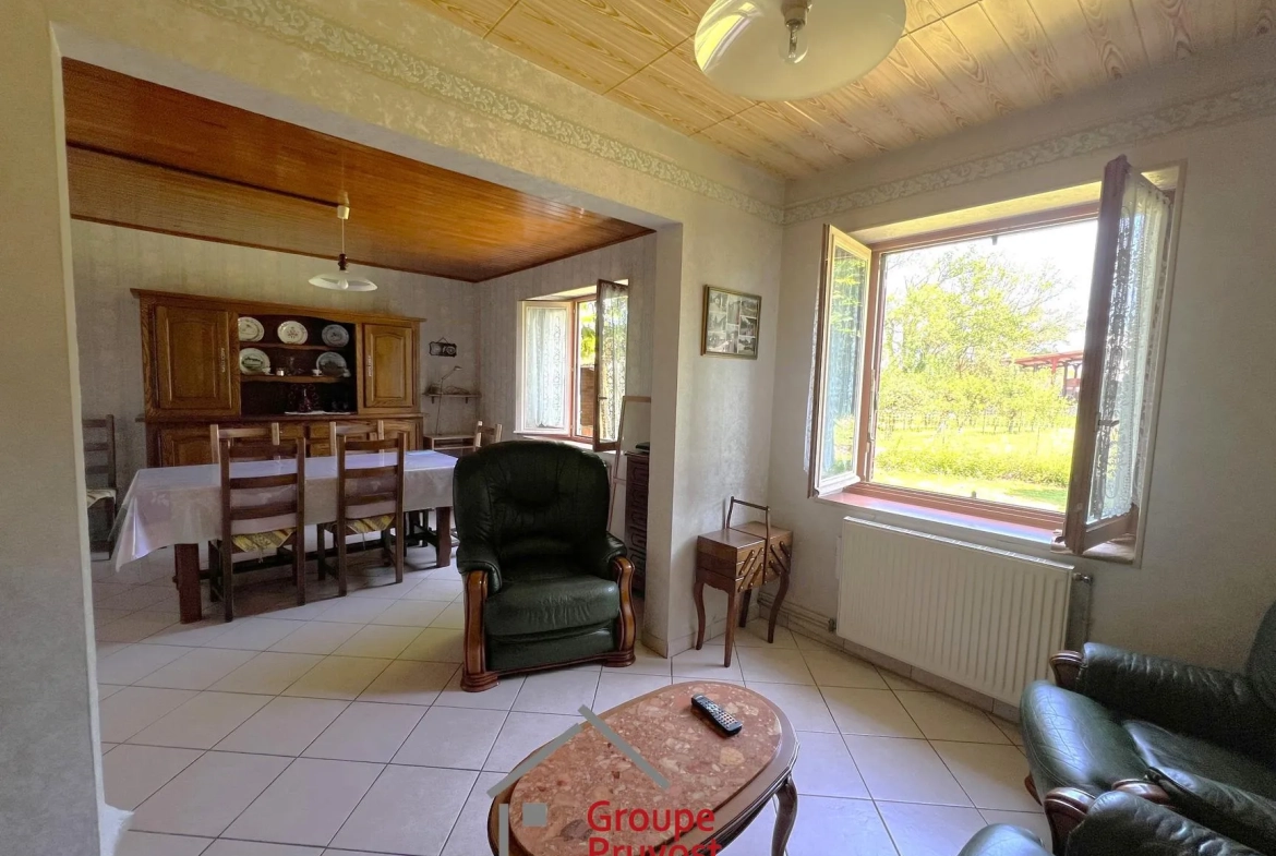 Maison de 140 m² avec grand terrain à Saint Etienne sur Reyssouze 