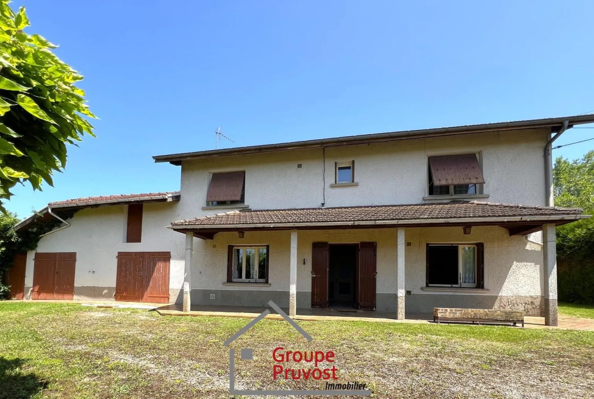 Maison de 140 m² avec grand terrain à Saint Etienne sur Reyssouze 