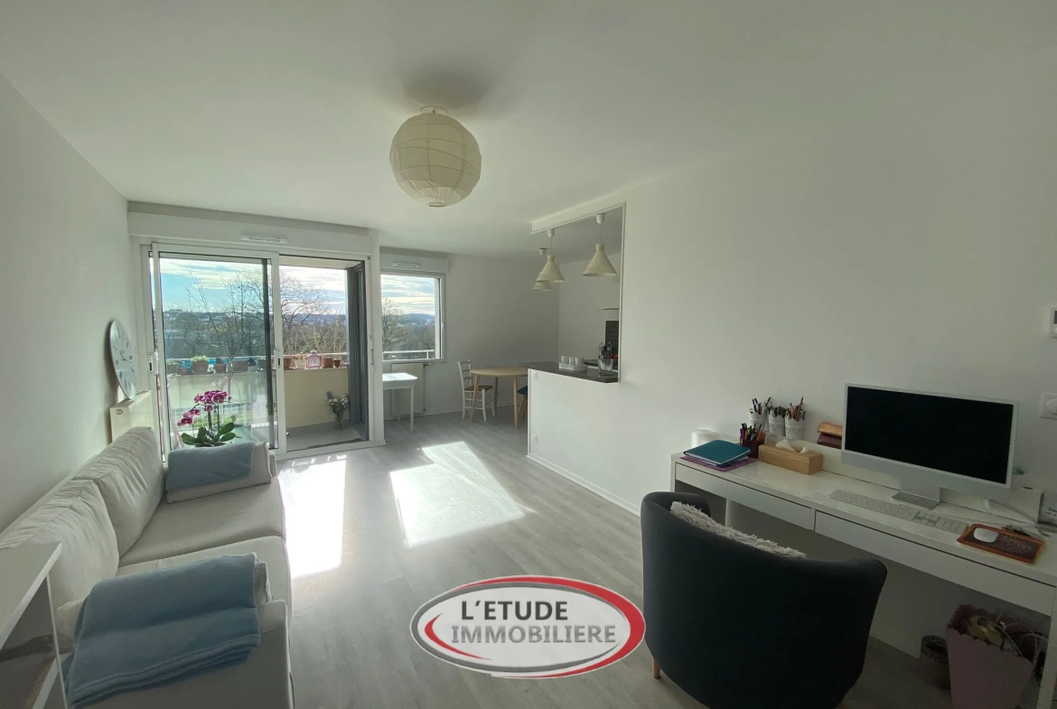 À vendre appartement 3 pièces à Carquefou La Fleuriaye avec loggia et cave 