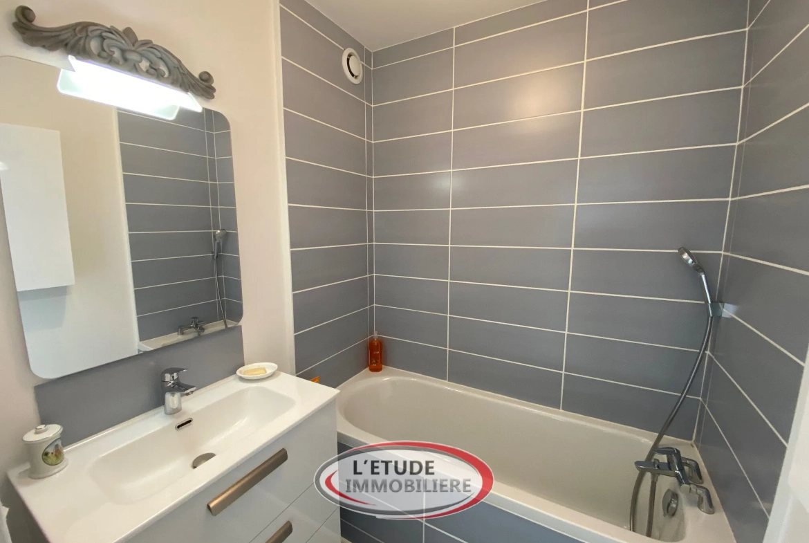 À vendre appartement 3 pièces à Carquefou La Fleuriaye avec loggia et cave 