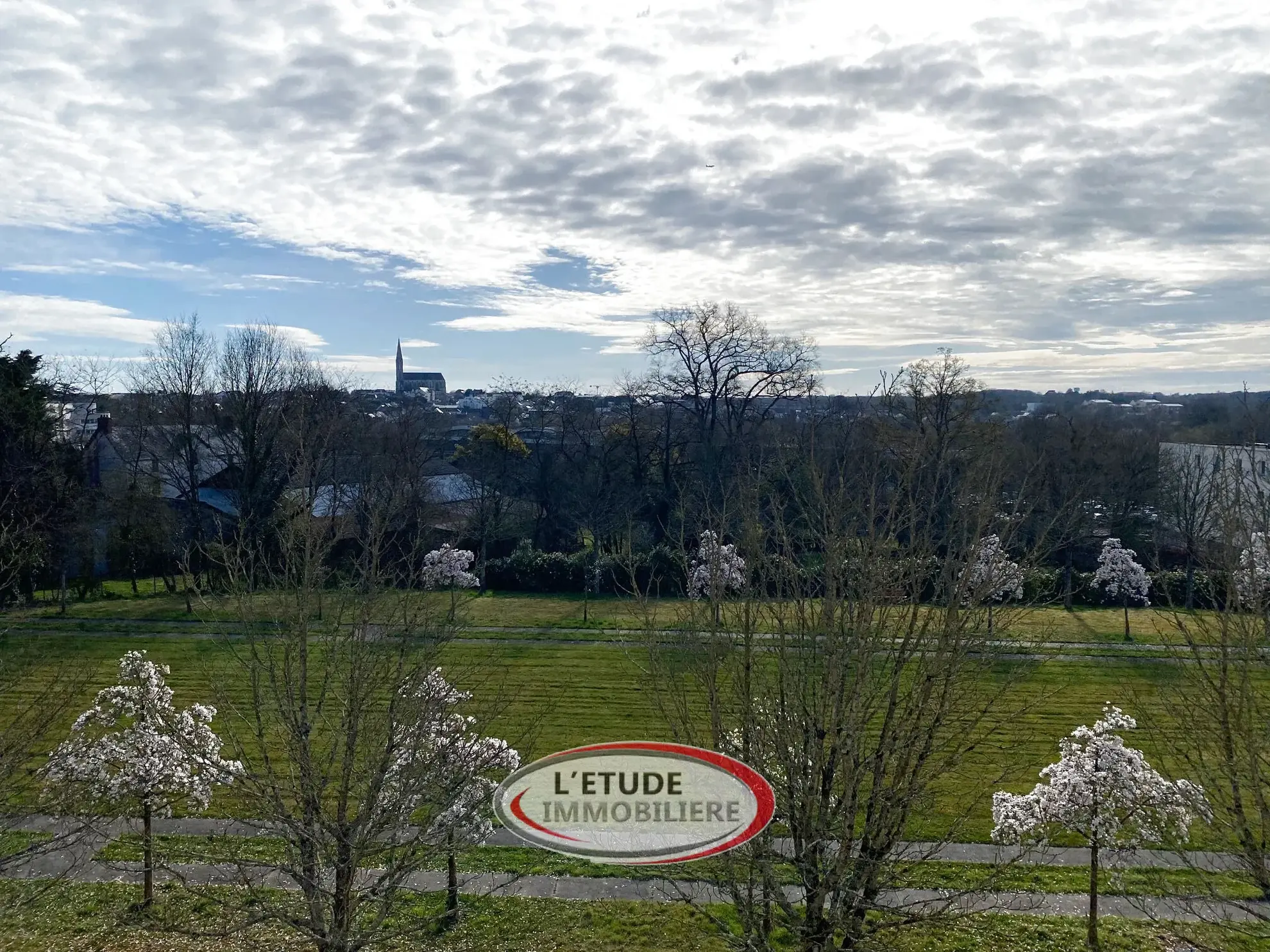 À vendre appartement 3 pièces à Carquefou La Fleuriaye avec loggia et cave 