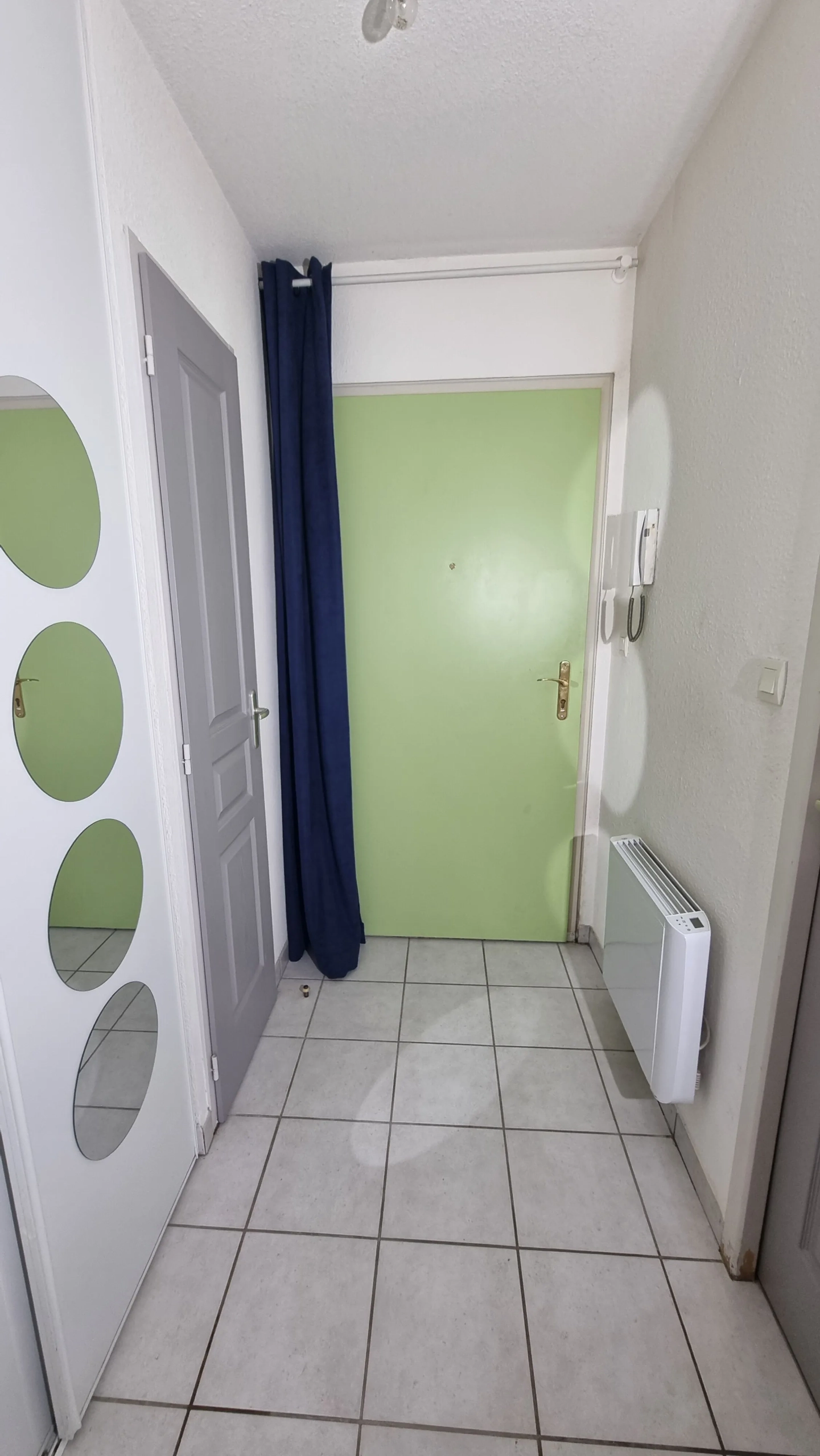 Appartement 2 pièces à Villerest avec terrasse et parking - 40 m² 