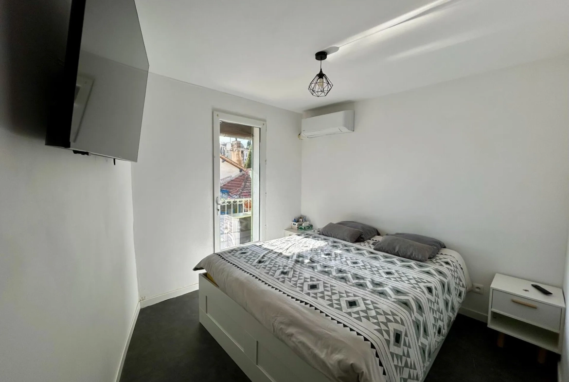 Maison rénovée de 62 m² à Cabrières d'Aigues - Calme et ensoleillée 
