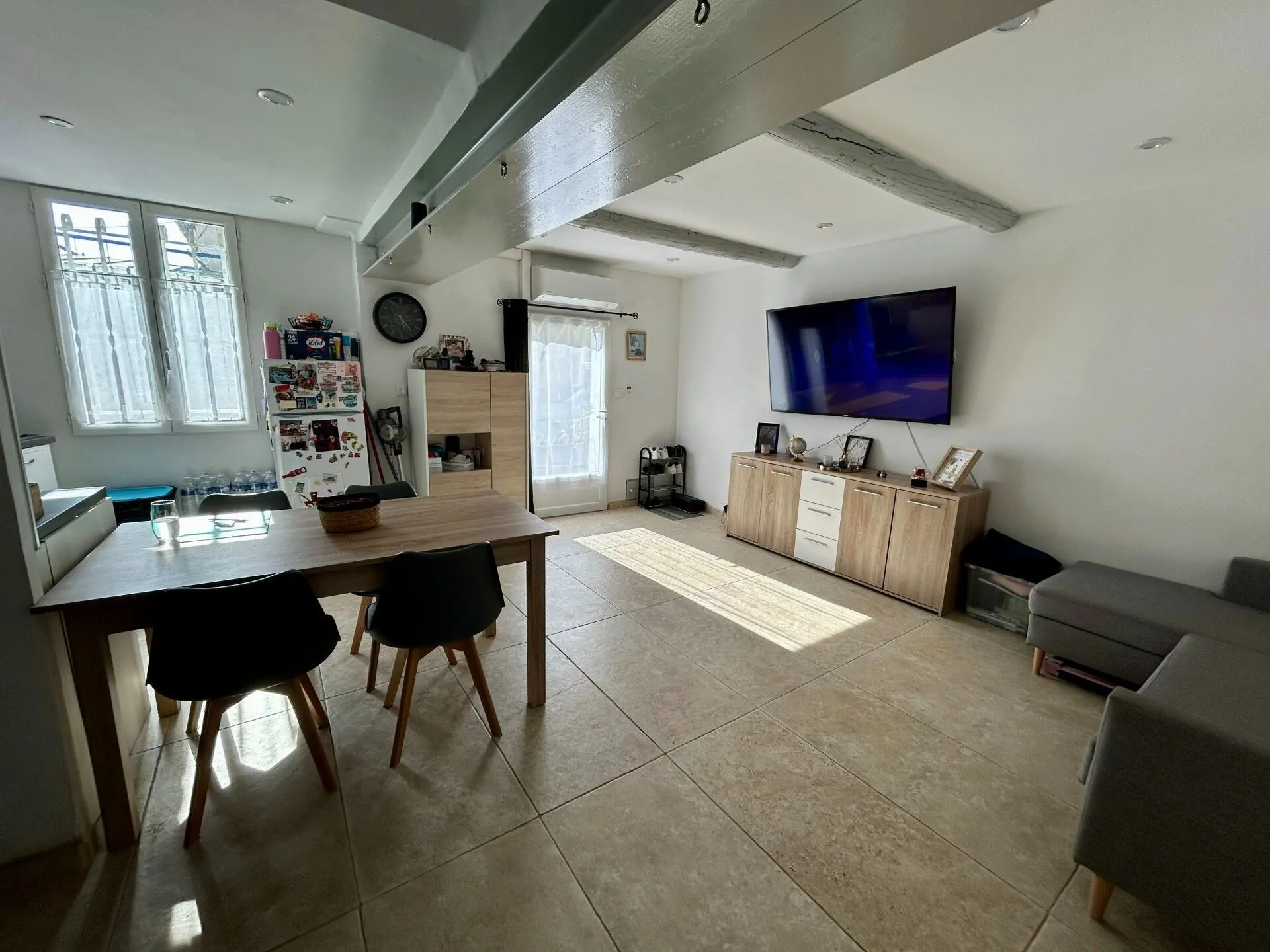 Maison rénovée de 62 m² à Cabrières d'Aigues - Calme et ensoleillée 