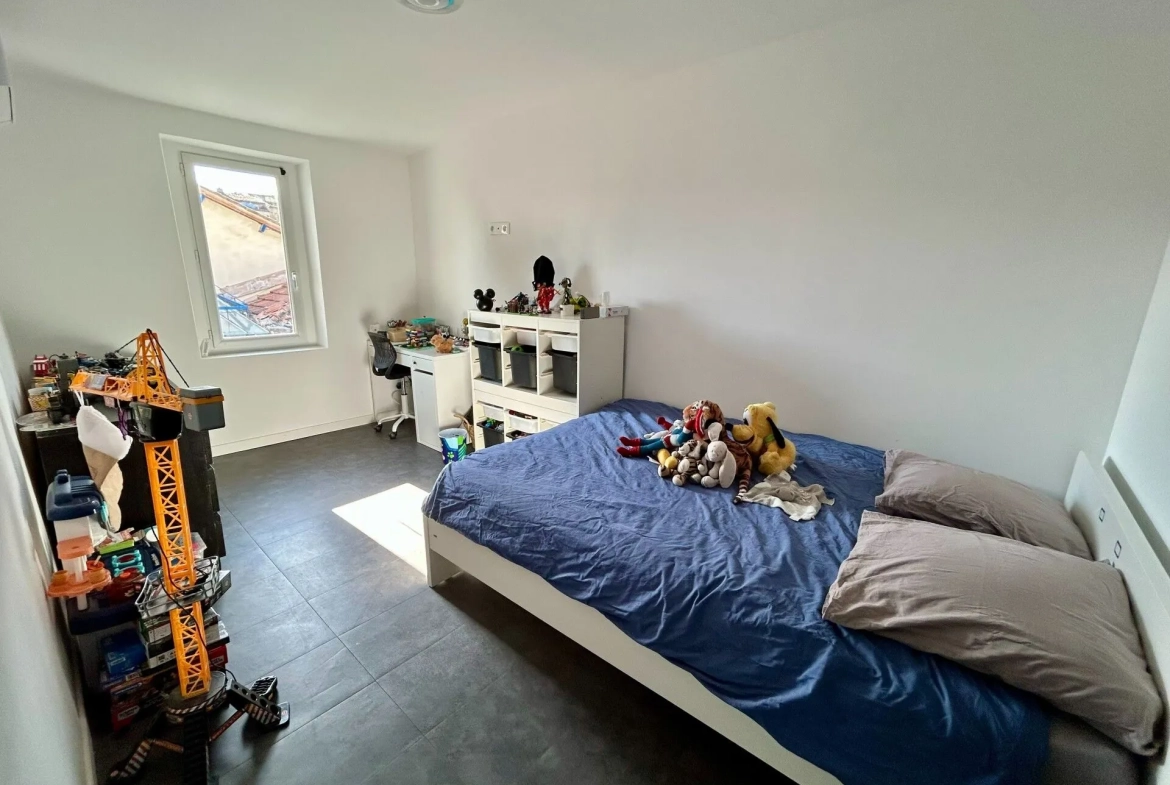 Maison rénovée de 62 m² à Cabrières d'Aigues - Calme et ensoleillée 