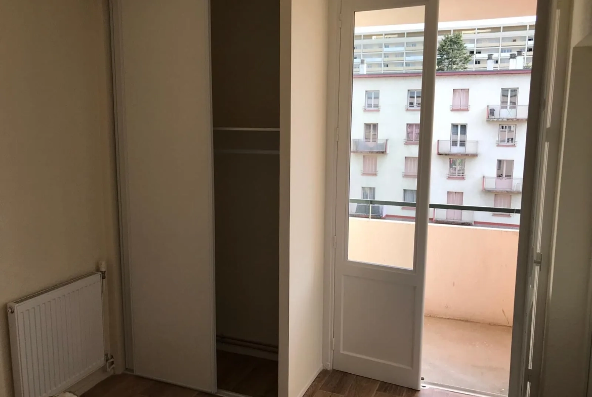 Appartement de 50 m² à Roanne Type 2 avec parking et cave, idéal investissement ou premier achat 
