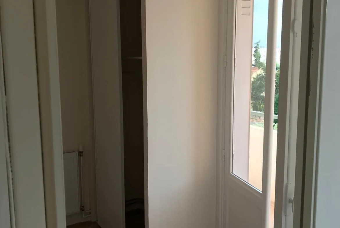 Appartement de 50 m² à Roanne Type 2 avec parking et cave, idéal investissement ou premier achat 