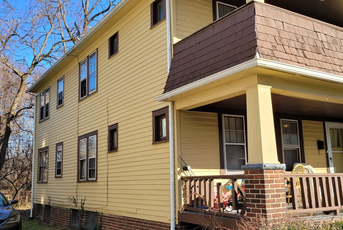 Duplex à vendre à Cleveland, Ohio – Investissement locatif performant dans le quartier de Forest Hills 