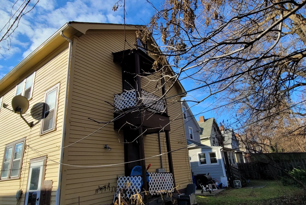Duplex à vendre à Cleveland, Ohio – Investissement locatif performant dans le quartier de Forest Hills 