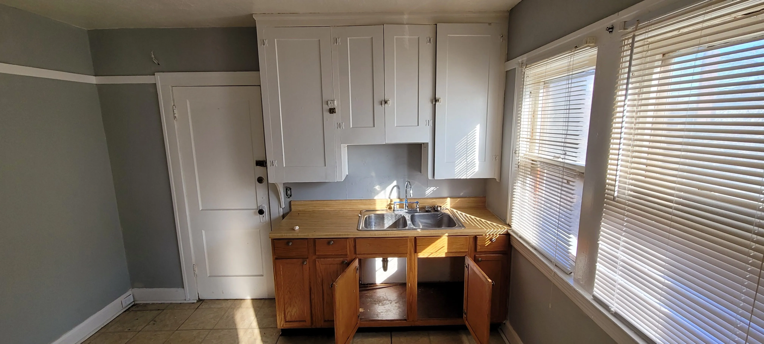Duplex à vendre à Cleveland, Ohio – Investissement locatif performant dans le quartier de Forest Hills 