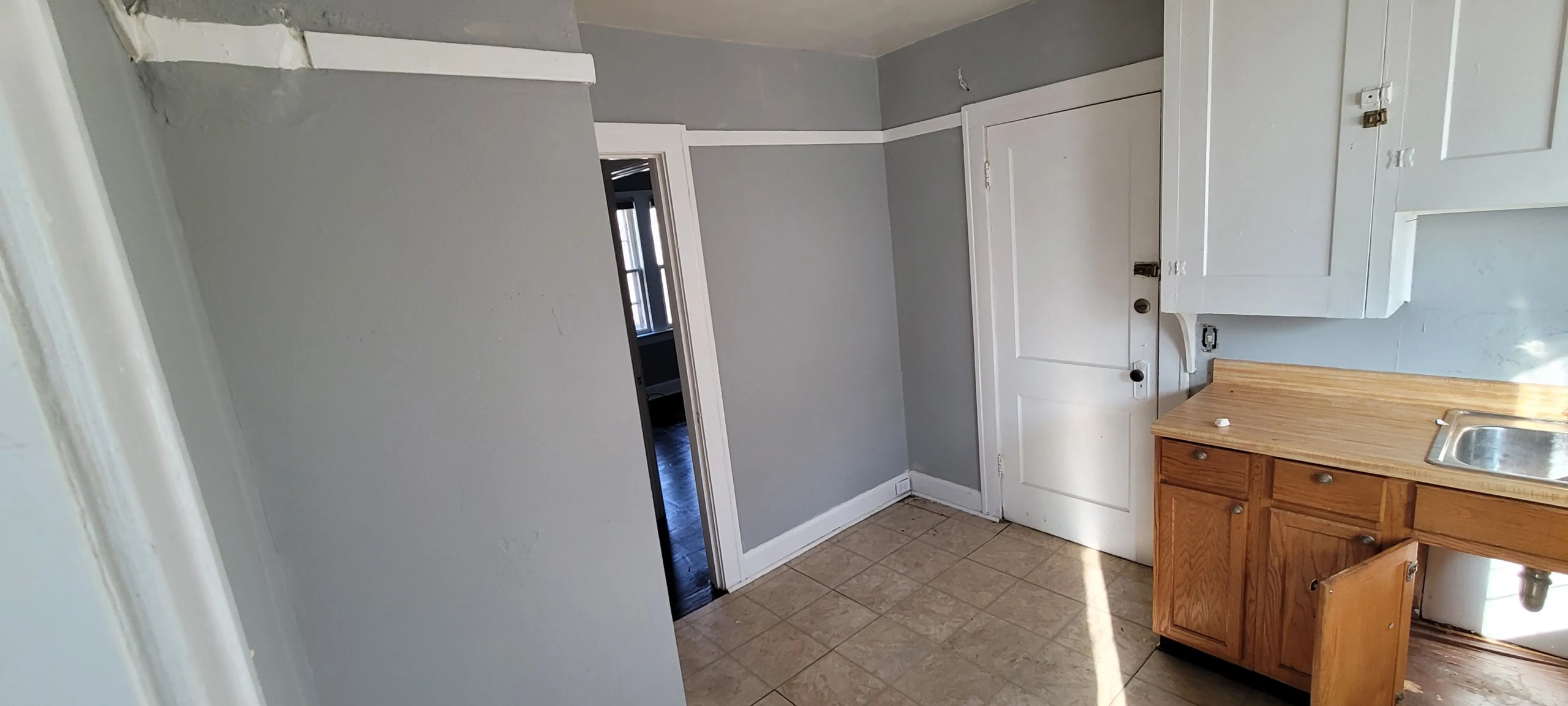 Duplex à vendre à Cleveland, Ohio – Investissement locatif performant dans le quartier de Forest Hills 