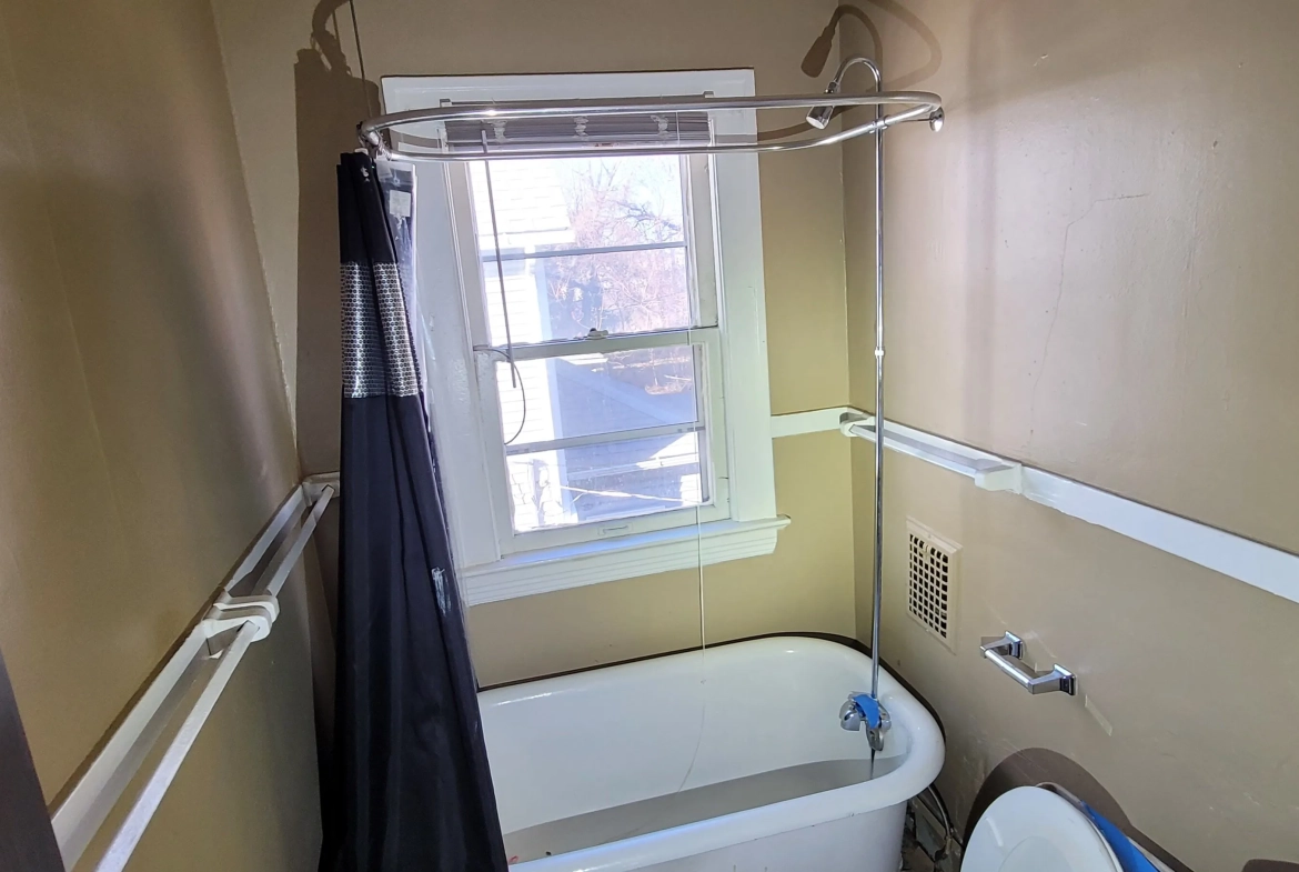 Duplex à vendre à Cleveland, Ohio – Investissement locatif performant dans le quartier de Forest Hills 