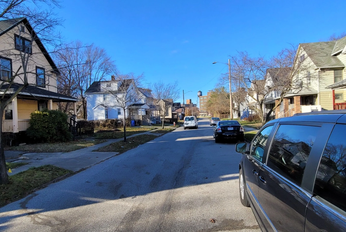 Duplex à vendre à Cleveland, Ohio – Investissement locatif performant dans le quartier de Forest Hills 