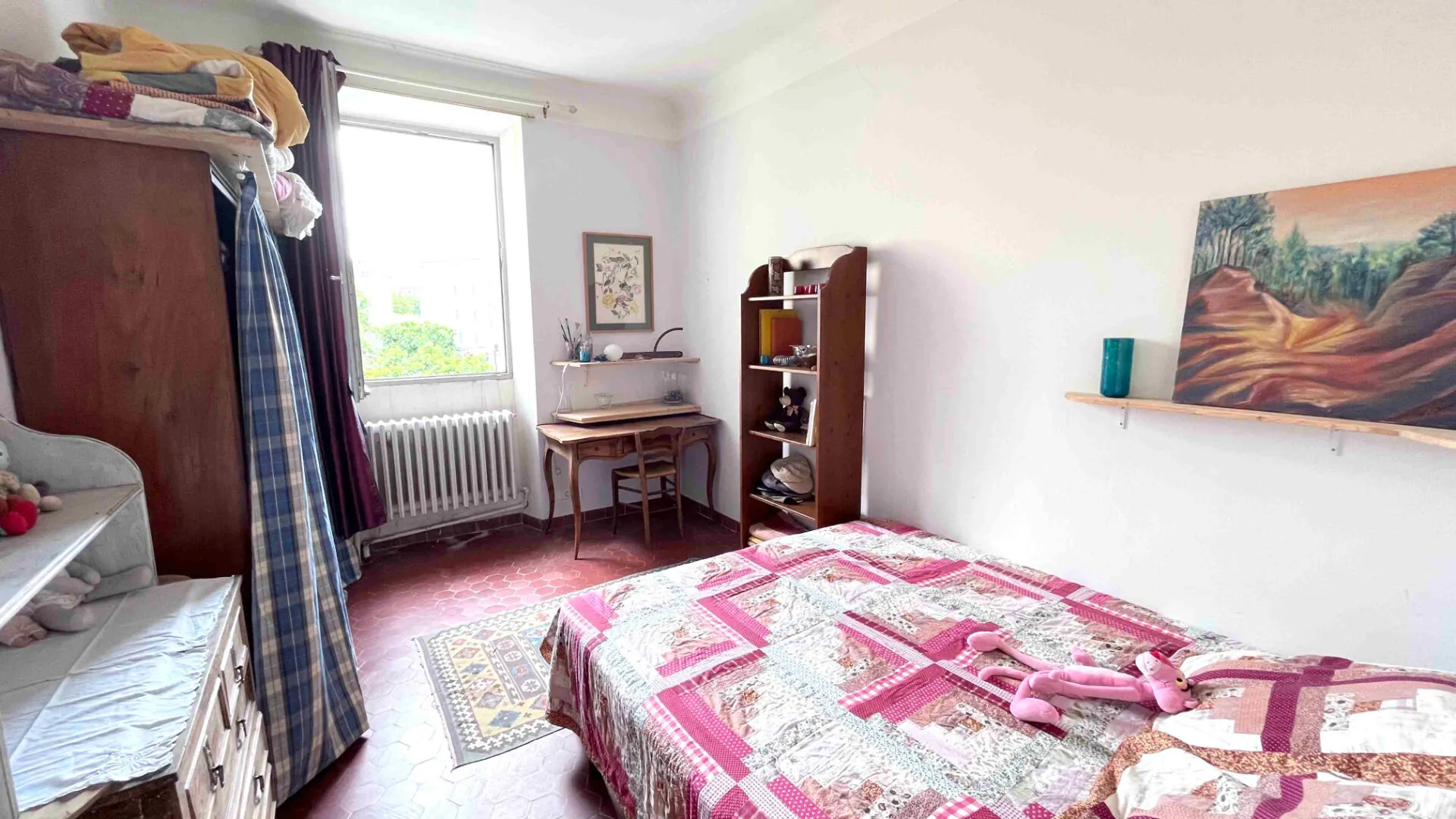 Maison lumineuse à Apt de 240m² avec deux terrasses et vue dégagée 