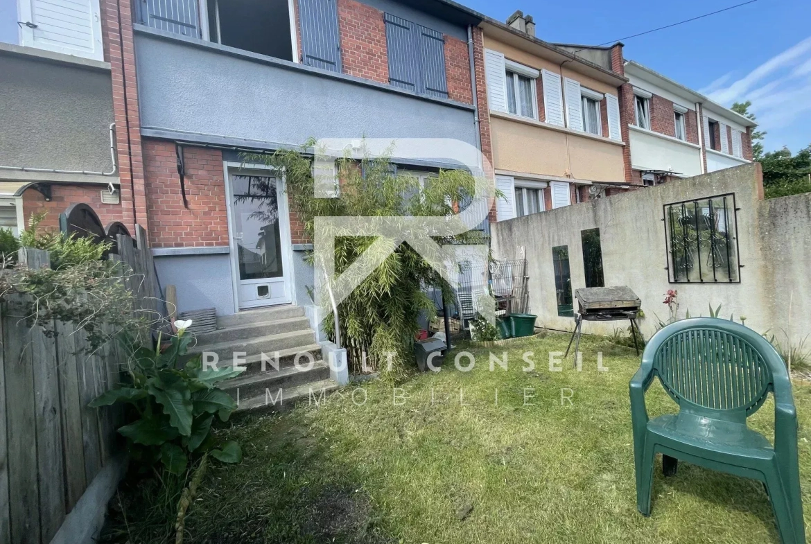 Maison rénovée avec 3 chambres à Sotteville-lès-Rouen - Calme et proximité commerces 
