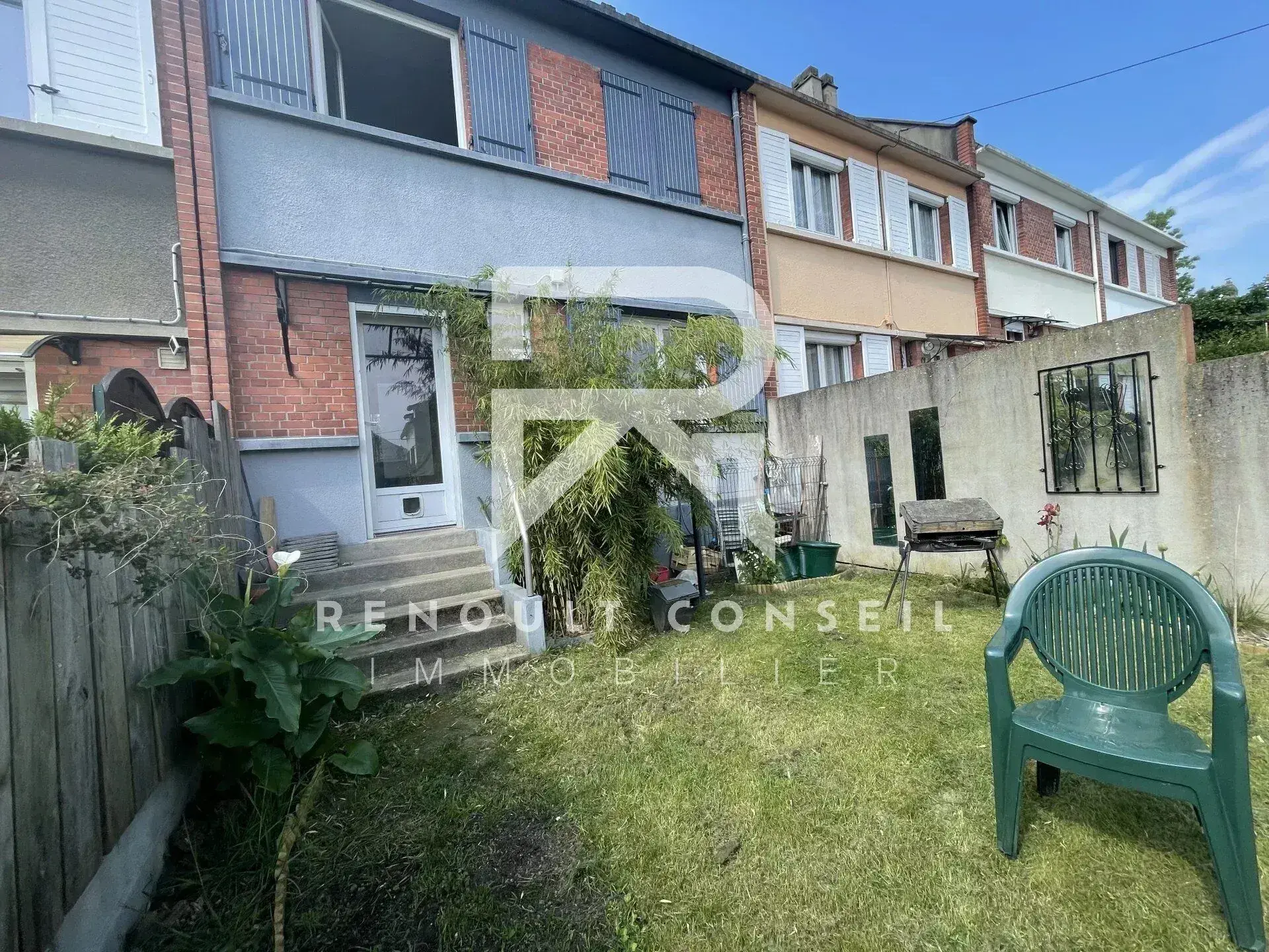 Maison rénovée avec 3 chambres à Sotteville-lès-Rouen - Calme et proximité commerces 