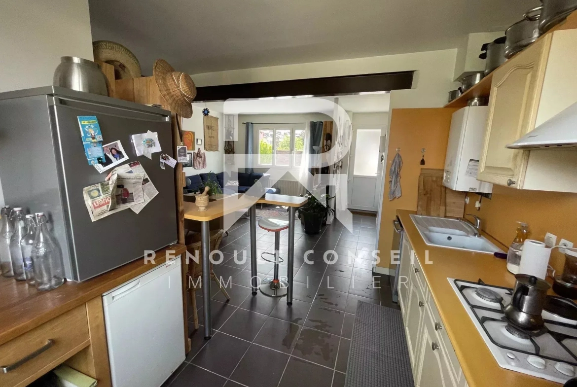 Maison rénovée avec 3 chambres à Sotteville-lès-Rouen - Calme et proximité commerces 
