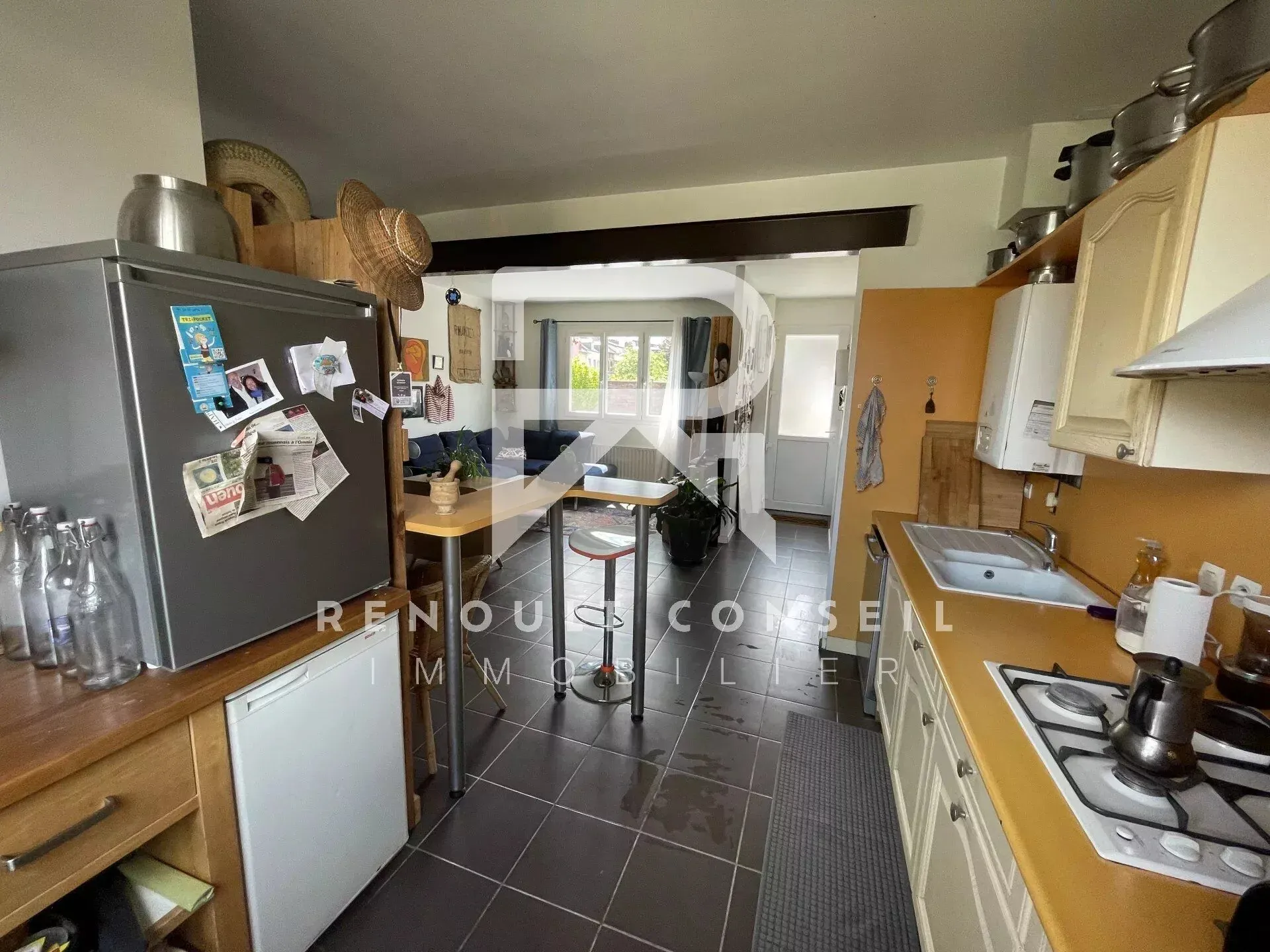 Maison rénovée avec 3 chambres à Sotteville-lès-Rouen - Calme et proximité commerces 