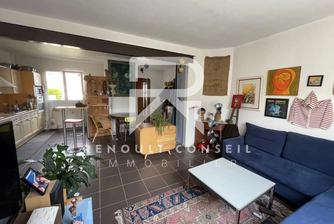 Maison rénovée avec 3 chambres à Sotteville-lès-Rouen - Calme et proximité commerces 