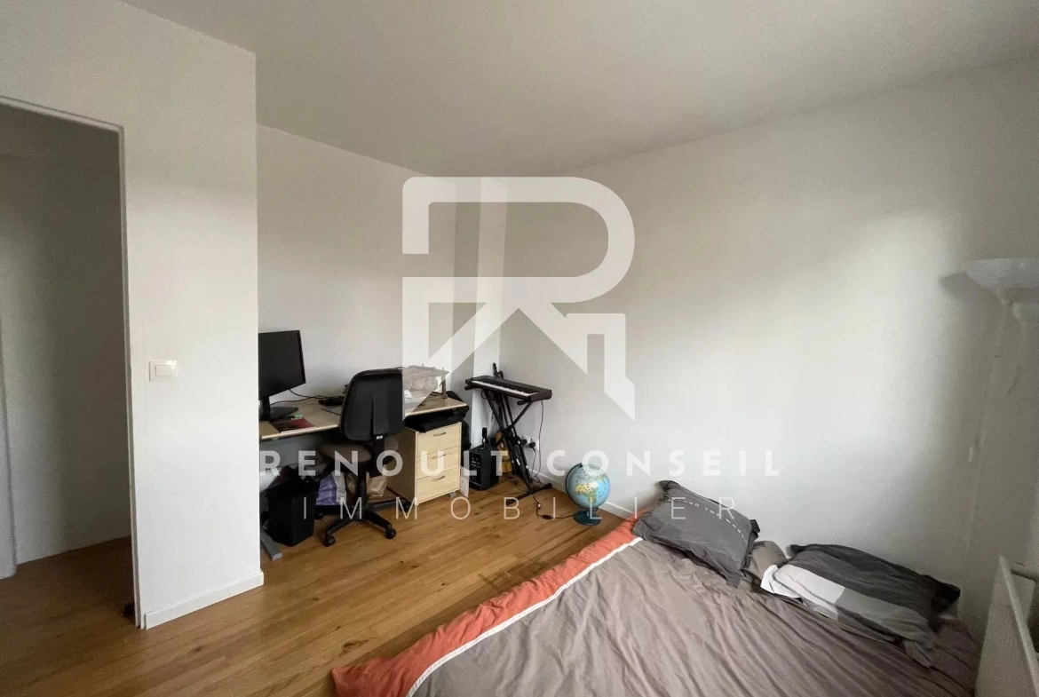 Maison rénovée avec 3 chambres à Sotteville-lès-Rouen - Calme et proximité commerces 