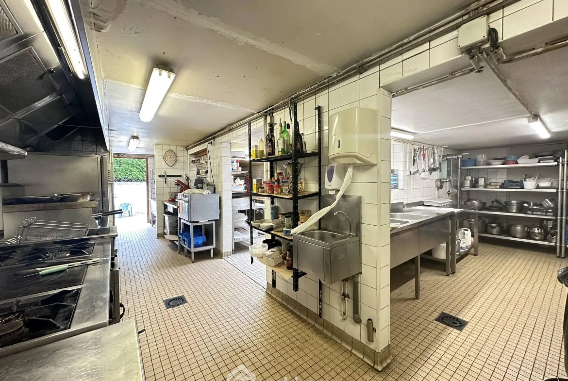Fonds de commerce de 235 m² à vendre à Laon avec licence 4 