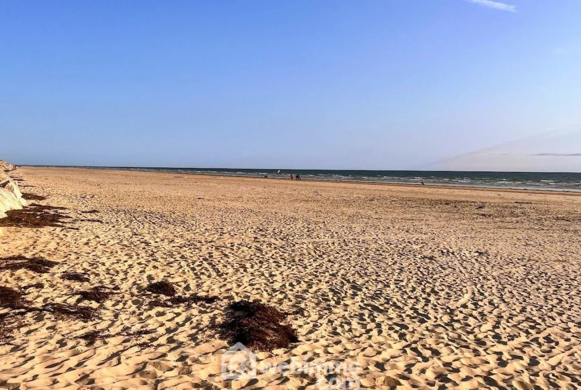 Maison à Denneville Plage avec jardin et potentiel, proche mer 