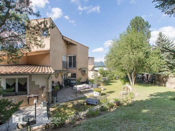 Maison écologique de 150 m² à Garde Colombe avec jardin et terrasses ombragées