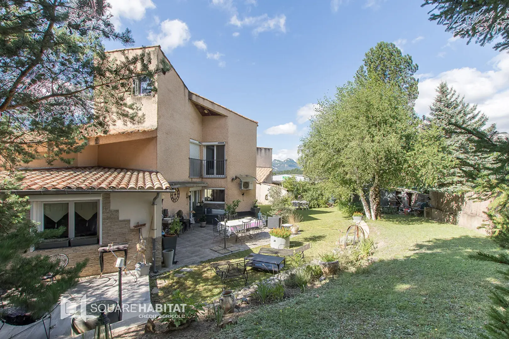 Maison écologique de 150 m² à Garde Colombe avec jardin et terrasses ombragées 