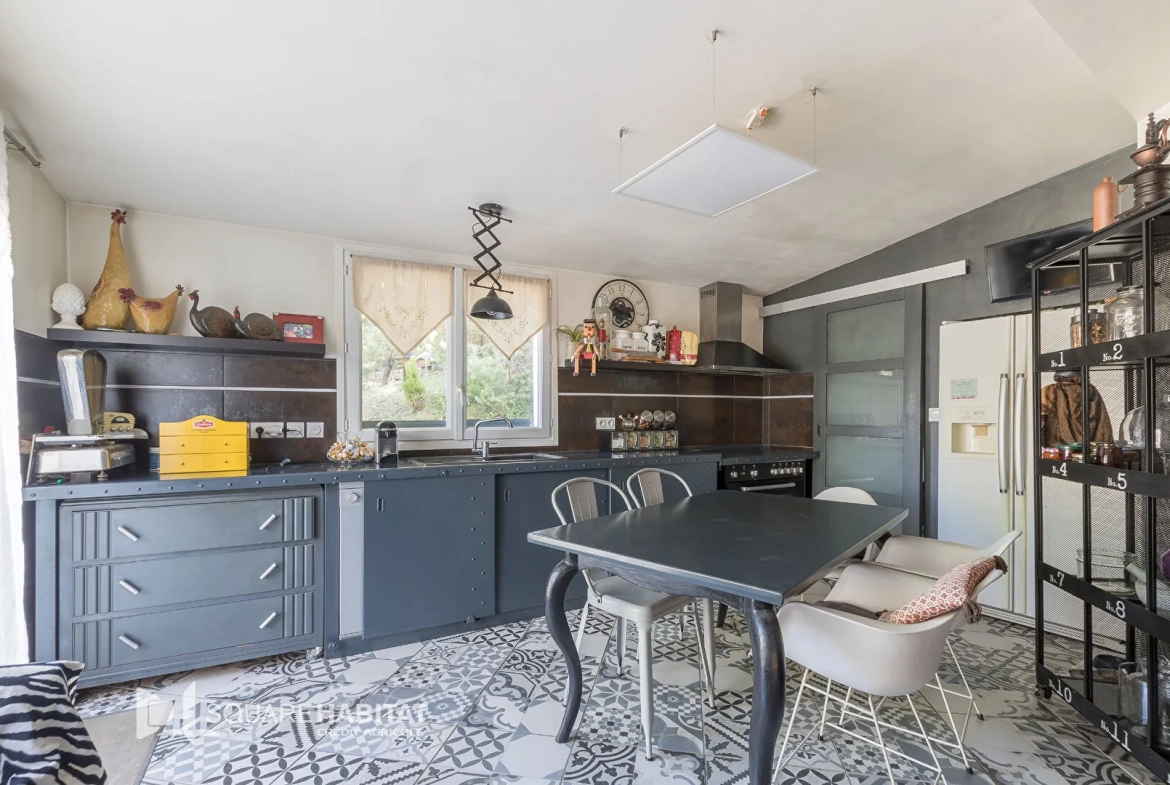 Maison écologique de 150 m² à Garde Colombe avec jardin et terrasses ombragées 