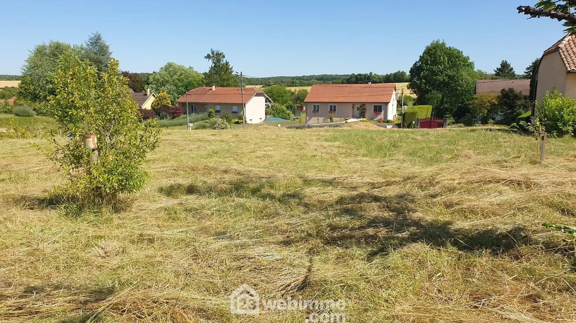 Terrain constructible de 1437 m² à Nixéville-Blercourt, proche Verdun et Bar-le-Duc 