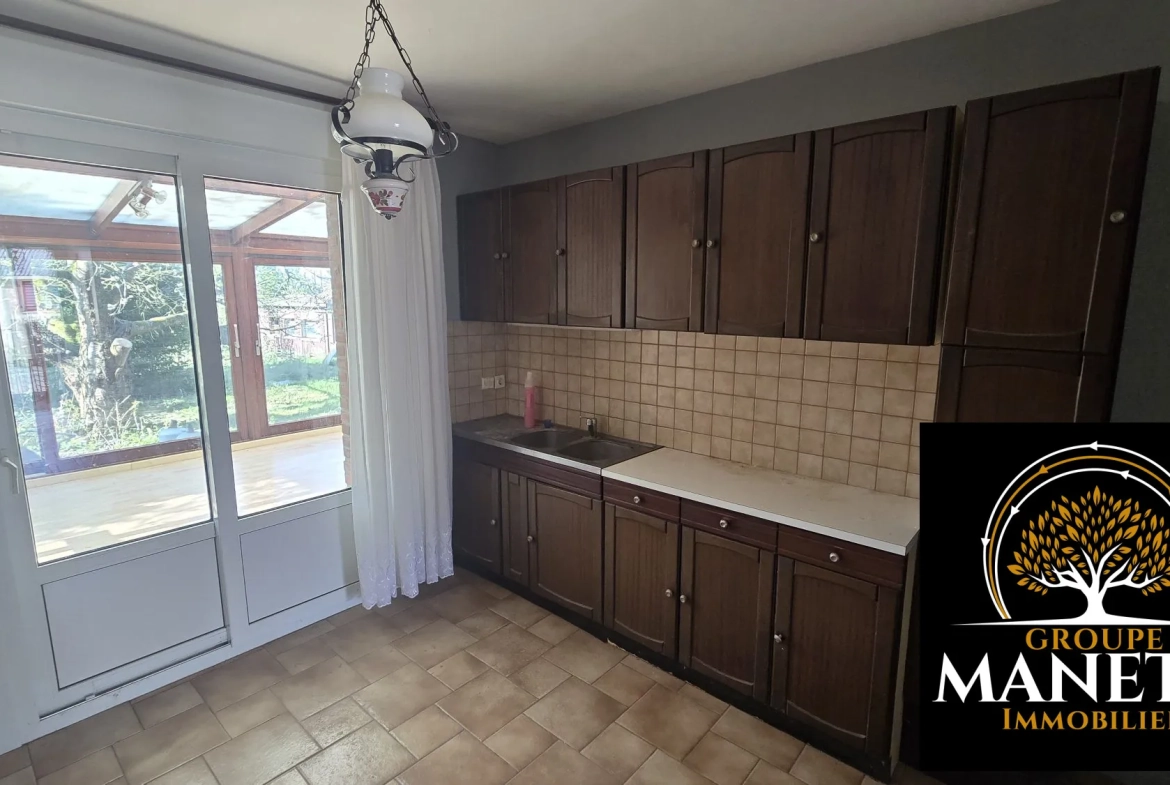 Maison individuelle à Lécluse - 85 m², jardin et garage, à rénover 