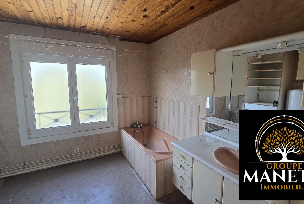 Maison individuelle à Lécluse - 85 m², jardin et garage, à rénover 