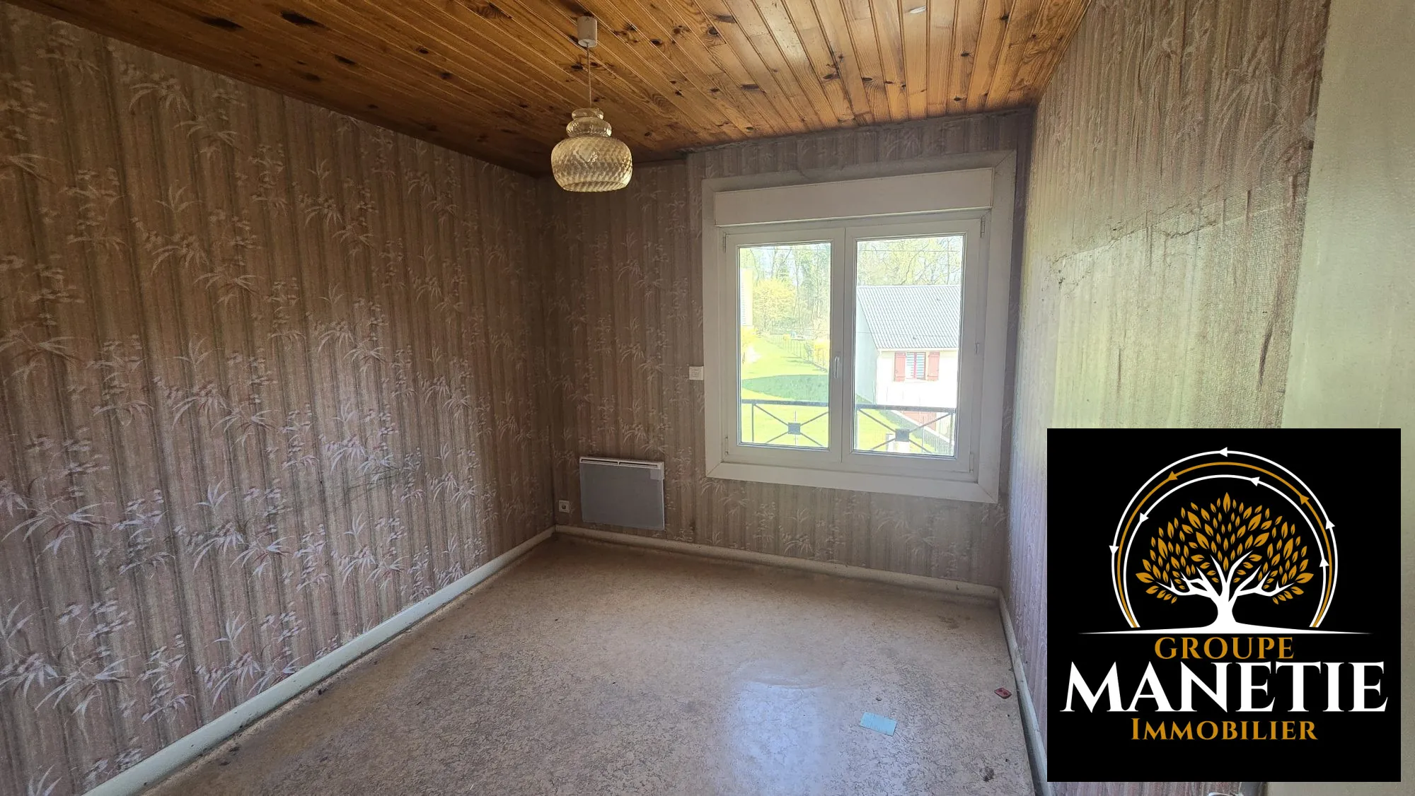 Maison individuelle à Lécluse - 85 m², jardin et garage, à rénover 