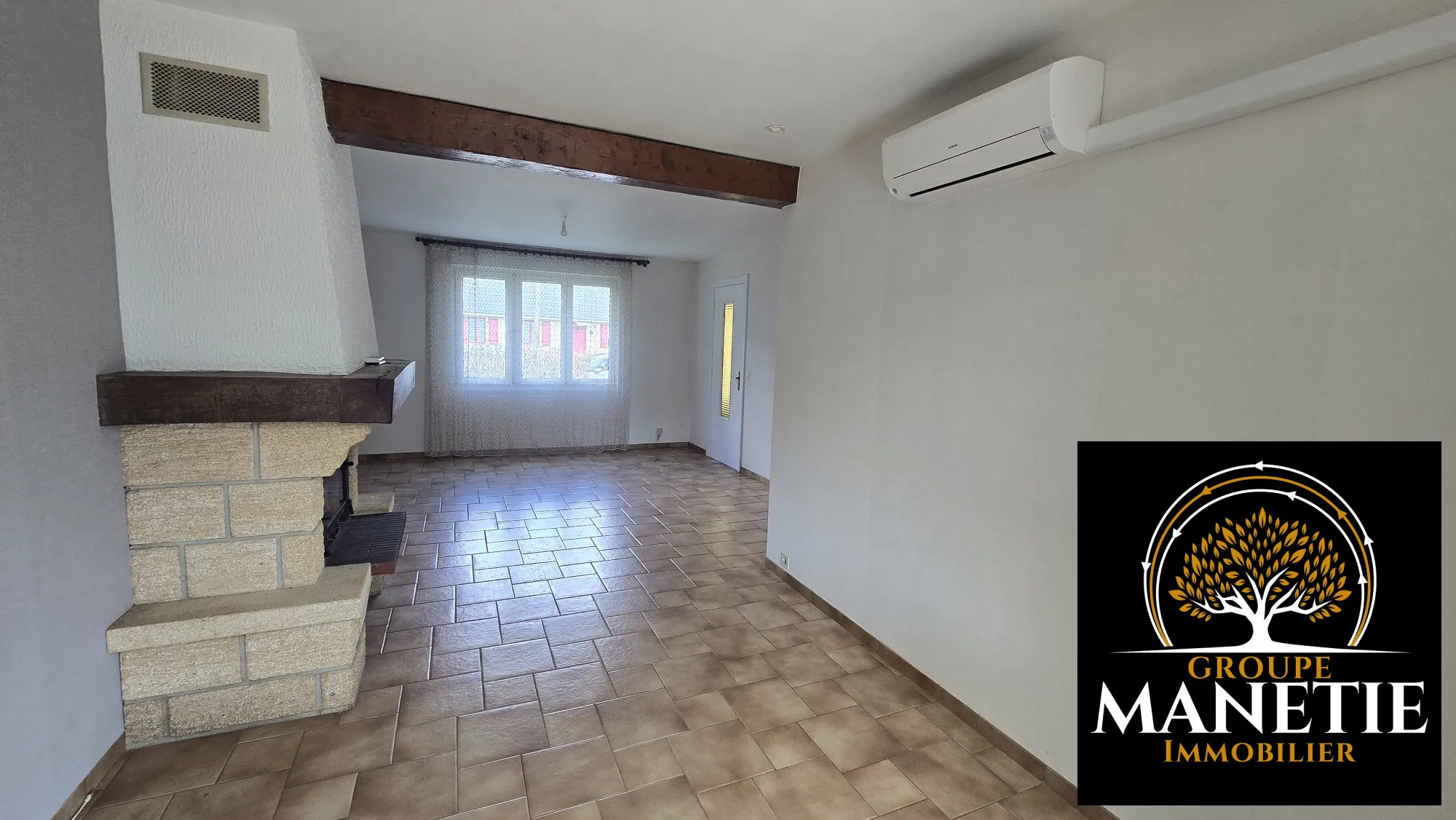 Maison individuelle à Lécluse - 85 m², jardin et garage, à rénover 