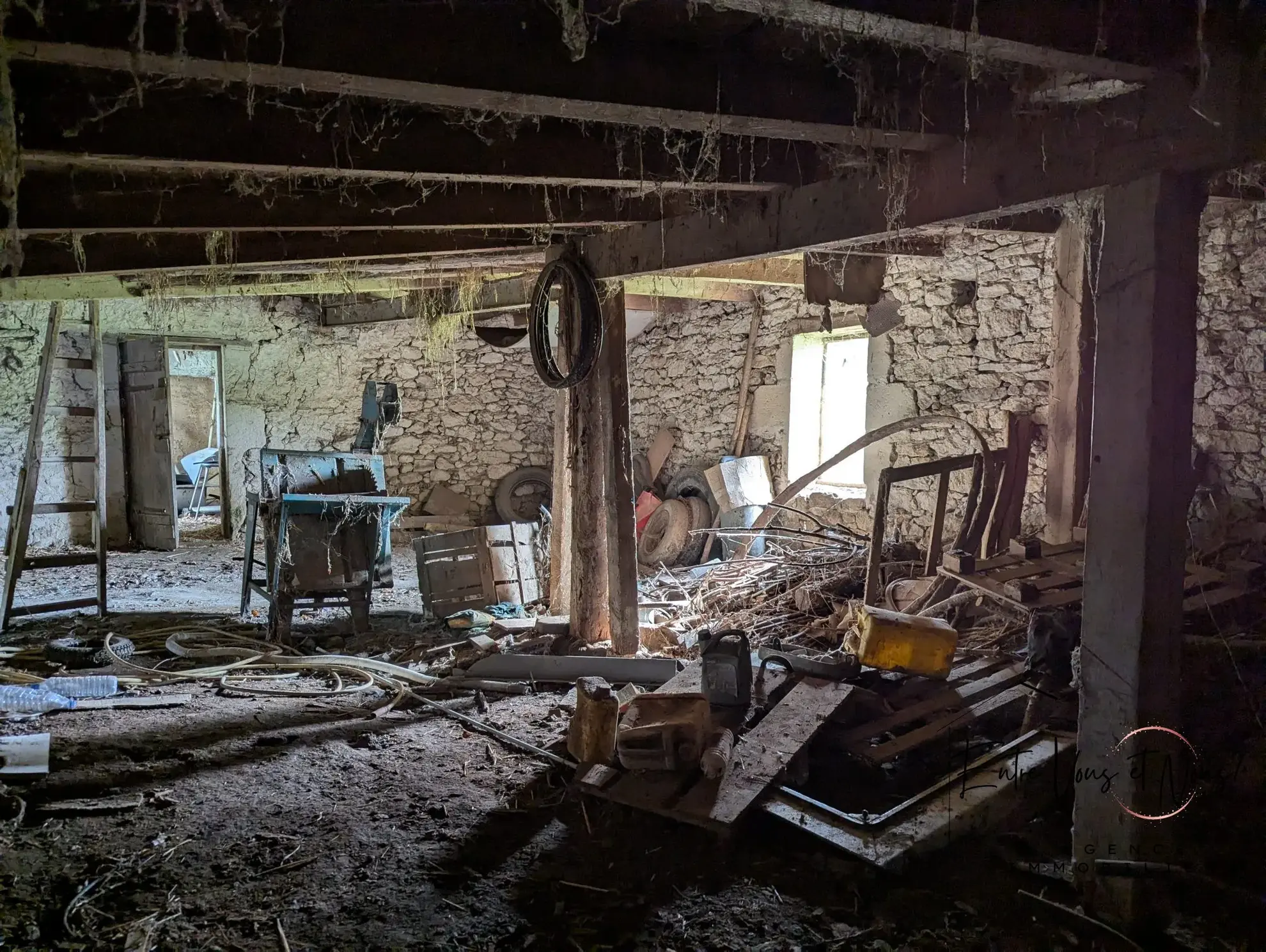 Ensemble immobilier à rénover avec dépendances près de Monségur 