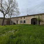Ensemble immobilier à rénover avec dépendances près de Monségur