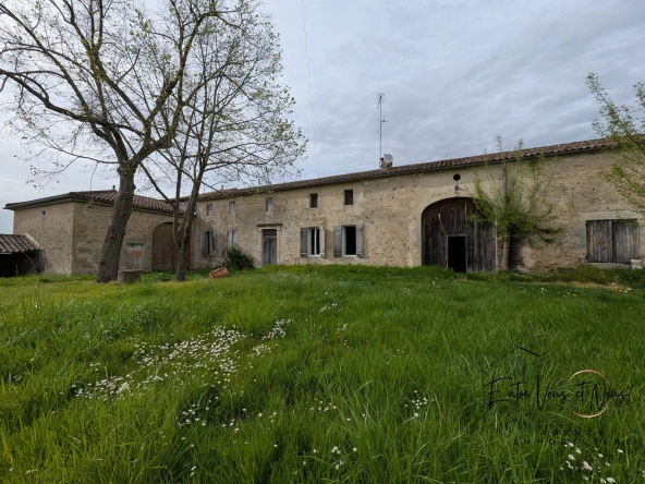 Ensemble immobilier à rénover avec dépendances près de Monségur
