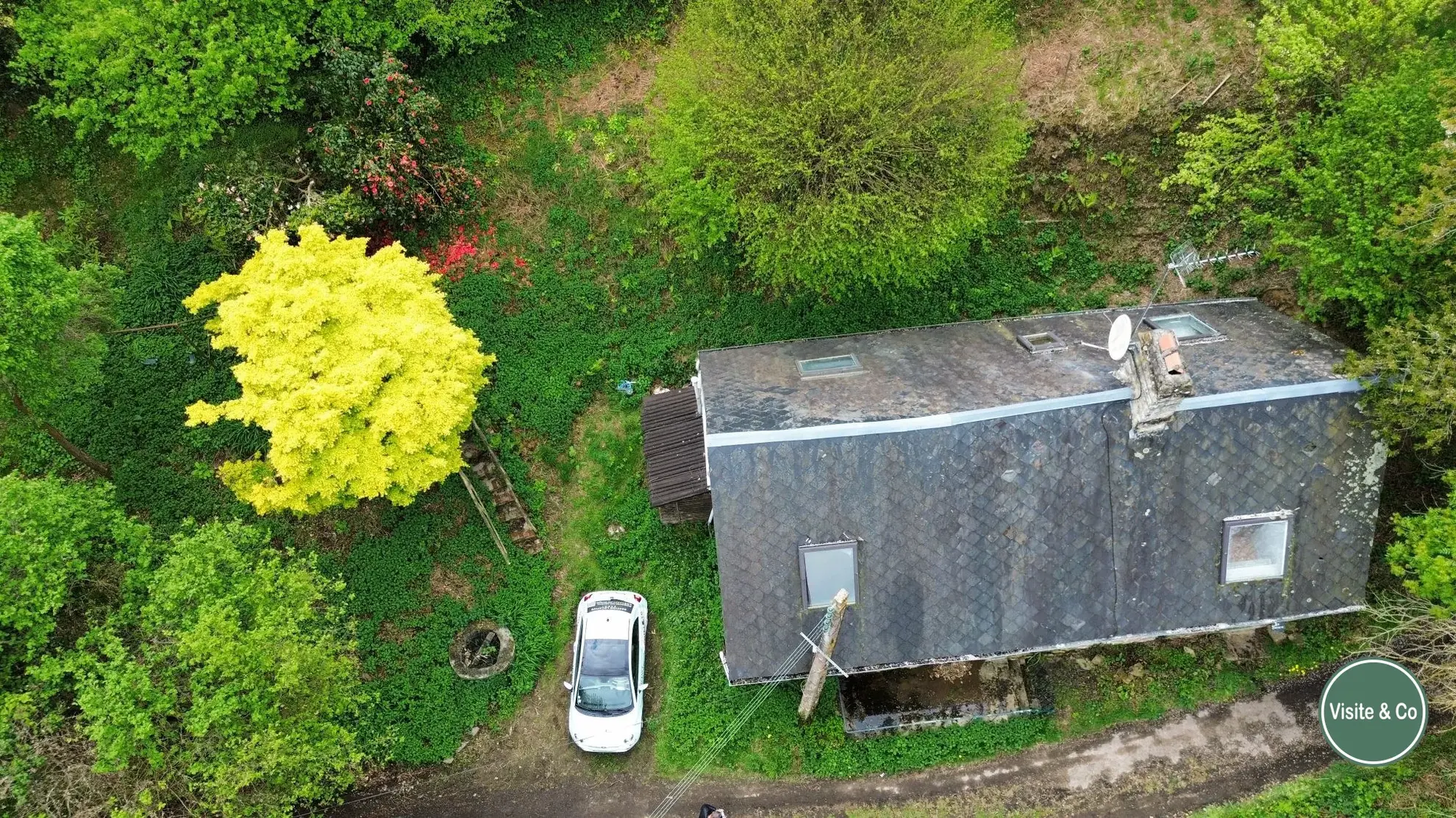 Maison à rénover à Putanges-le-Lac, cadre naturel privilégié avec terrain de 1177 m² 