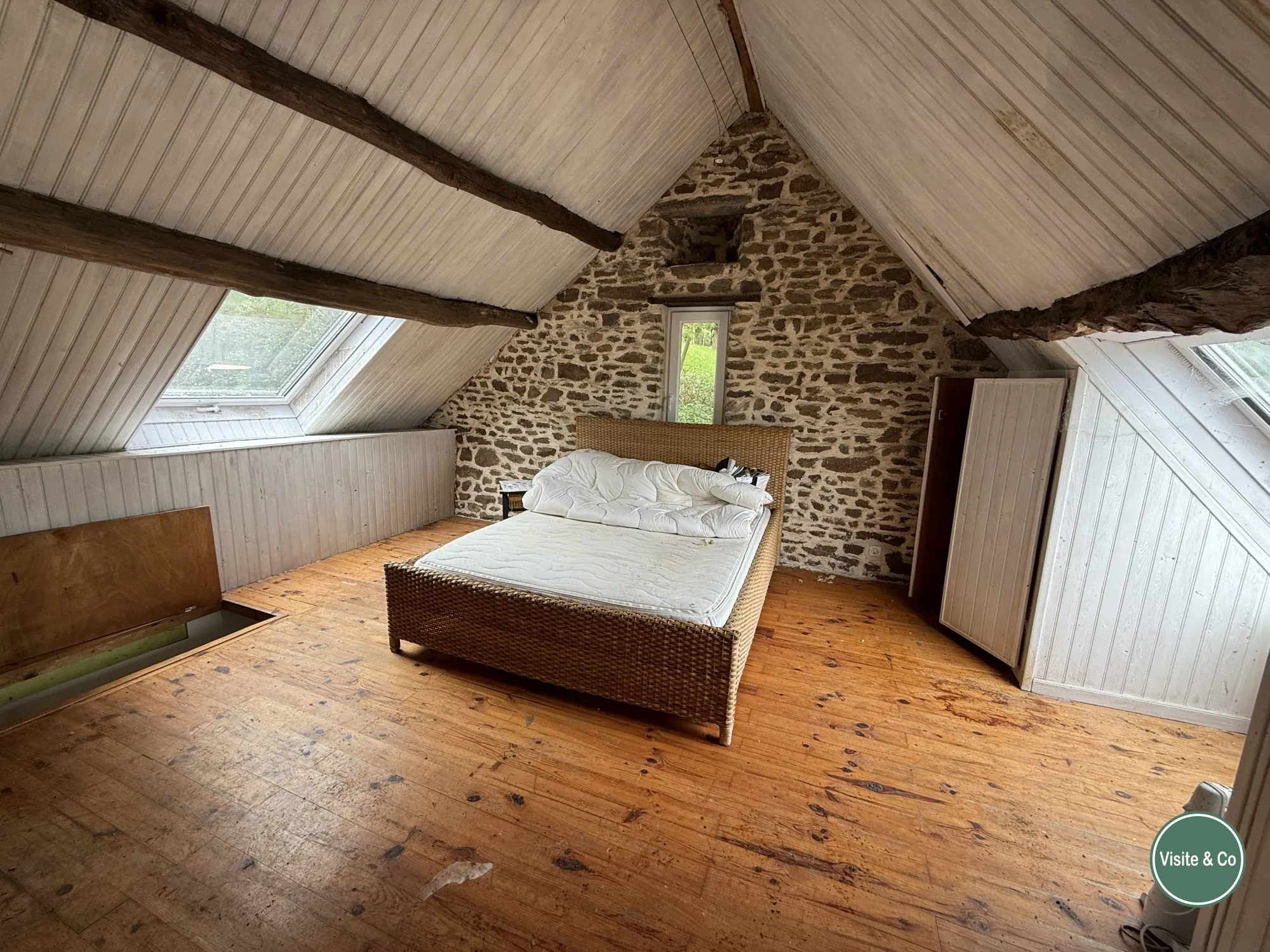 Maison à rénover à Putanges-le-Lac, cadre naturel privilégié avec terrain de 1177 m² 