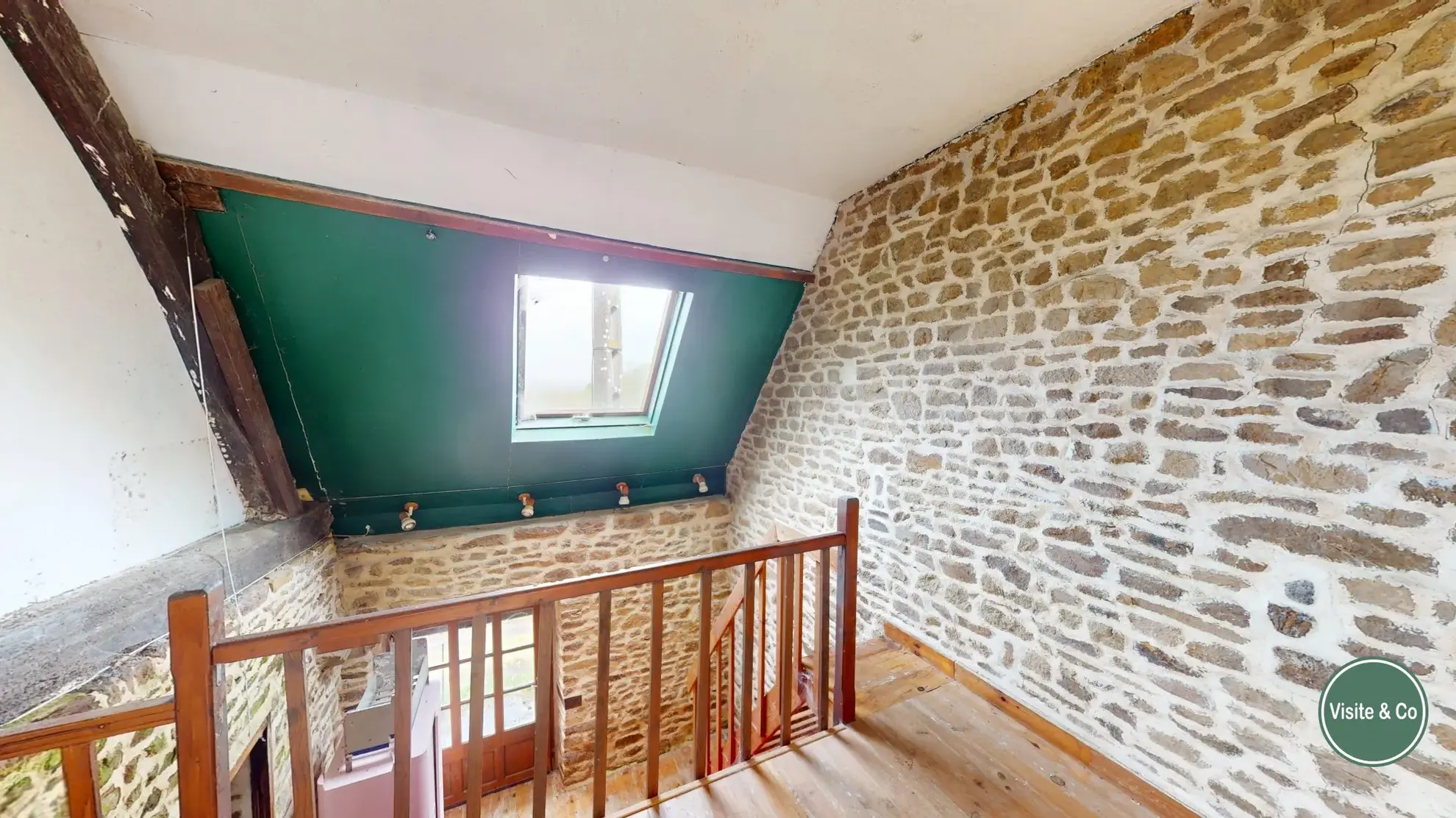 Maison à rénover à Putanges-le-Lac, cadre naturel privilégié avec terrain de 1177 m² 